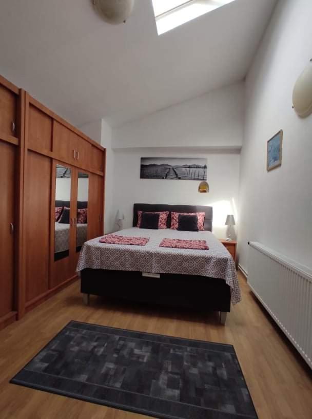 Apartmani Amans Pola Esterno foto