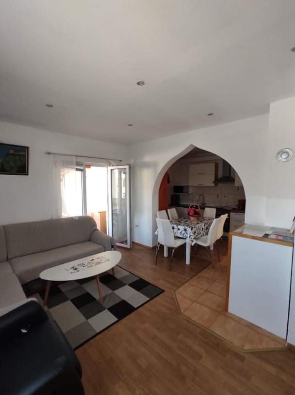 Apartmani Amans Pola Esterno foto