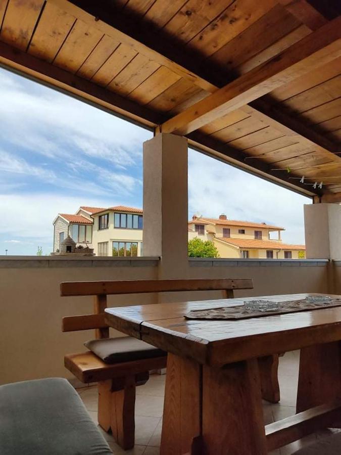 Apartmani Amans Pola Esterno foto