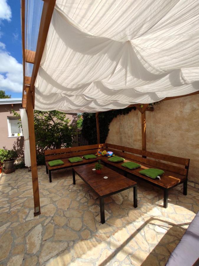 Apartmani Amans Pola Esterno foto