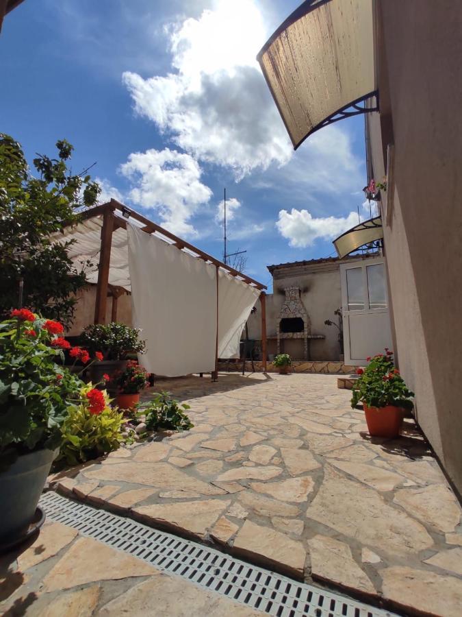 Apartmani Amans Pola Esterno foto