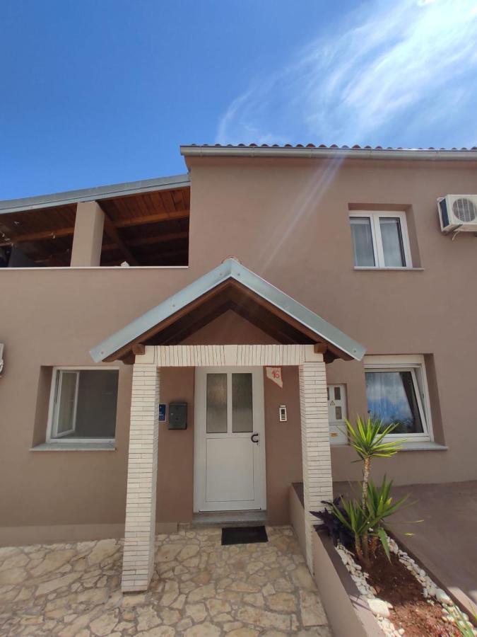 Apartmani Amans Pola Esterno foto