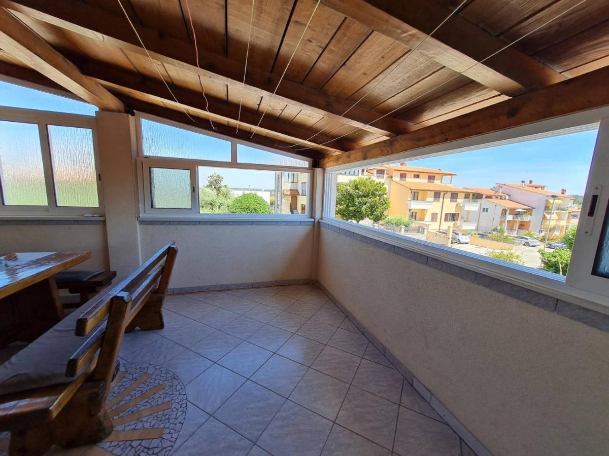 Apartmani Amans Pola Esterno foto