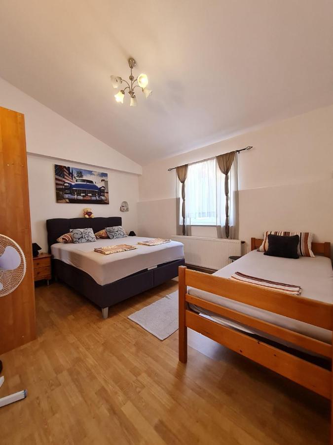 Apartmani Amans Pola Esterno foto