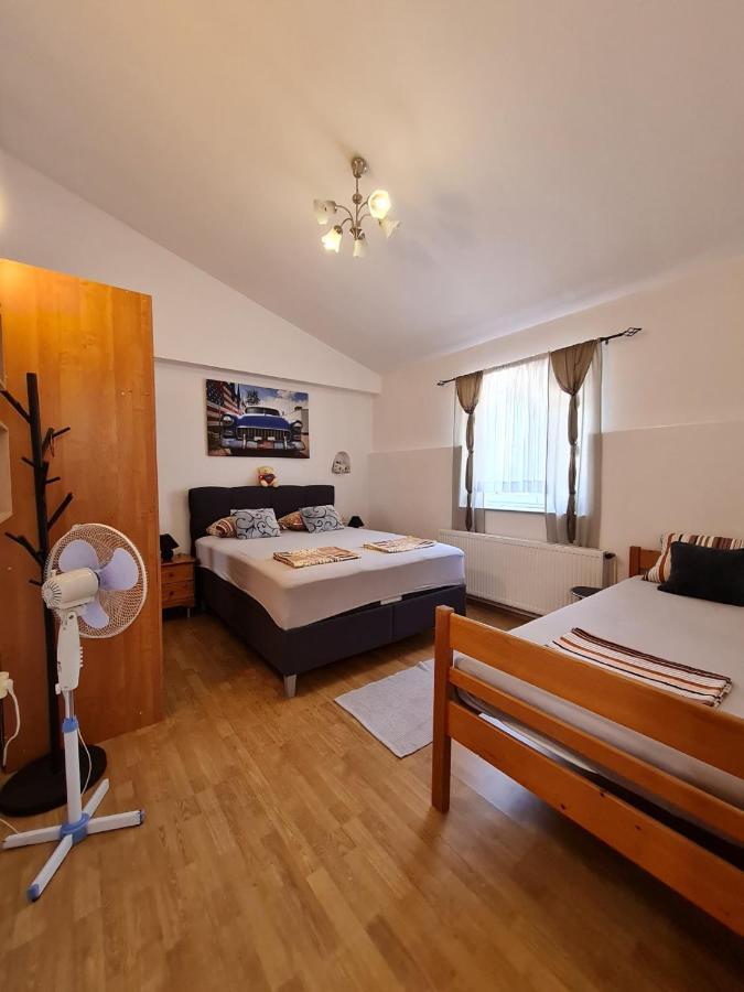 Apartmani Amans Pola Esterno foto