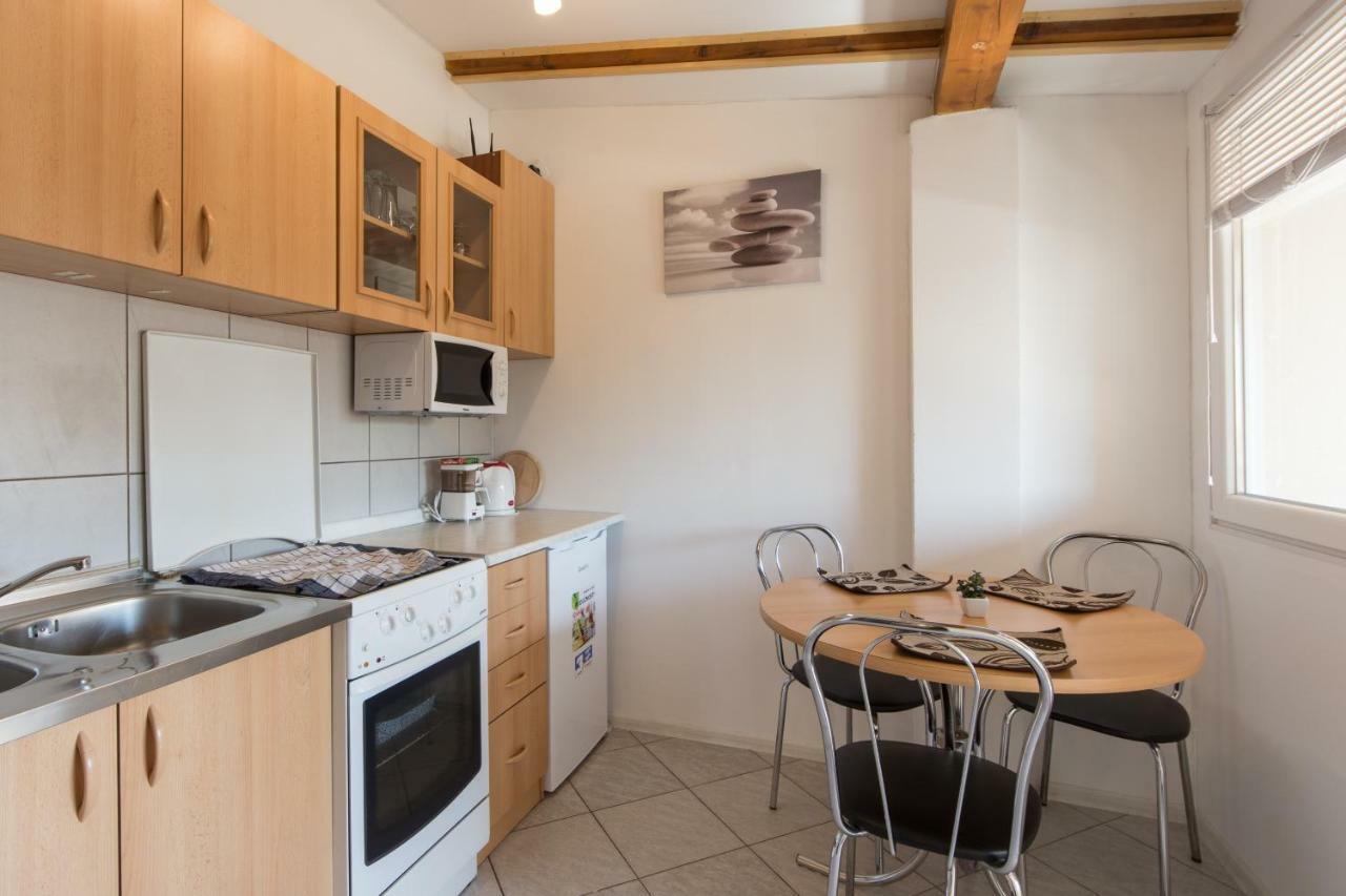 Apartmani Amans Pola Esterno foto