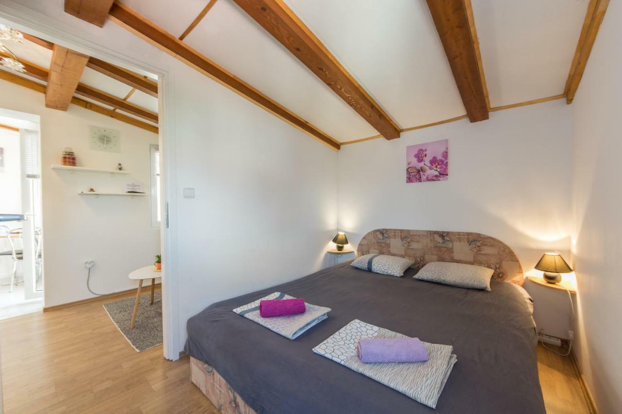 Apartmani Amans Pola Esterno foto