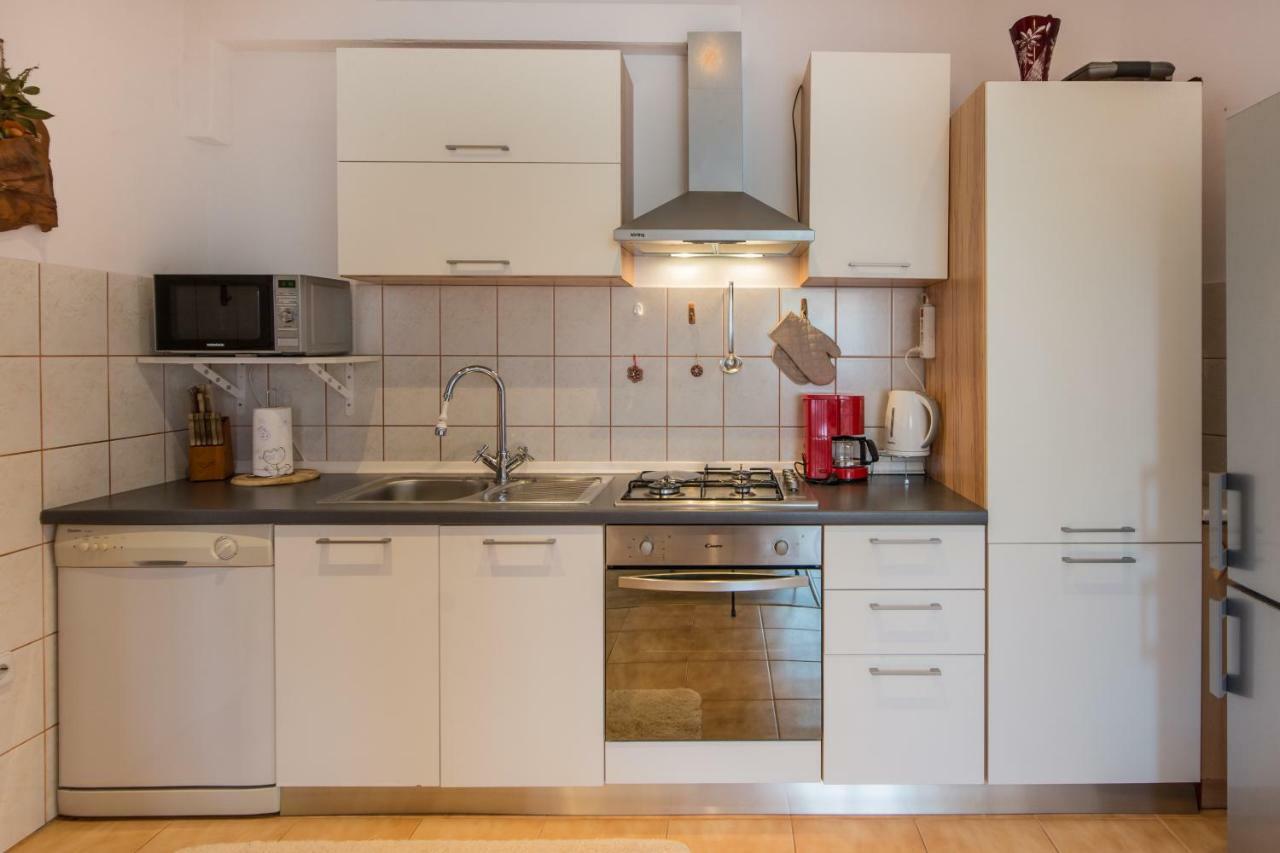 Apartmani Amans Pola Esterno foto